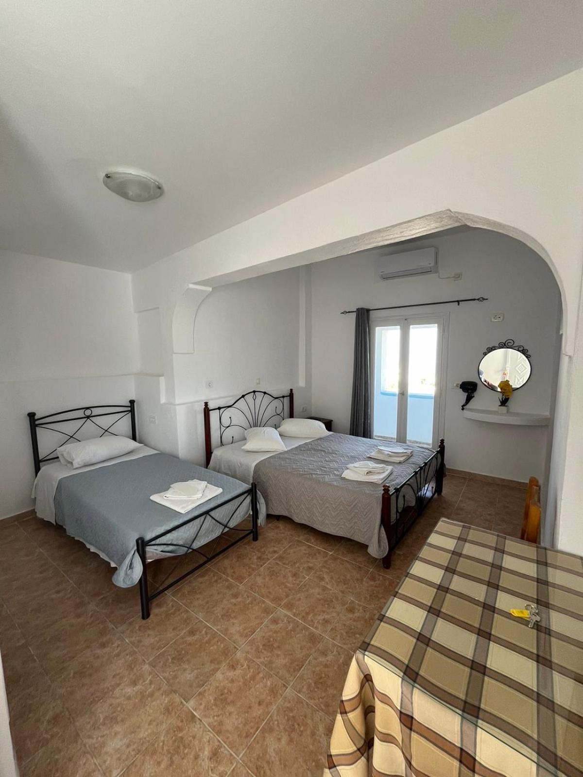 Stella Nomikou Apartments Firostefani Exteriör bild