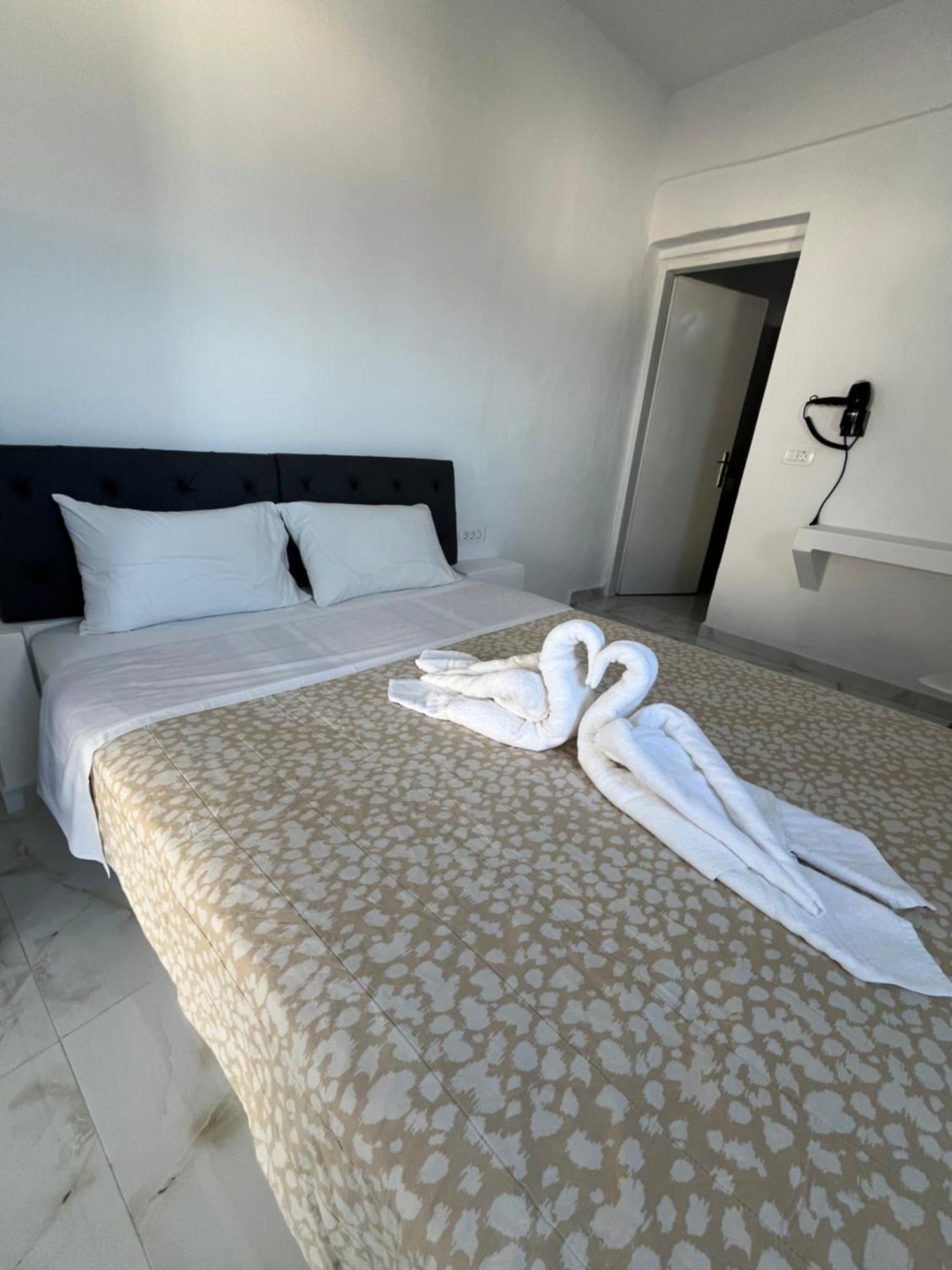 Stella Nomikou Apartments Firostefani Exteriör bild