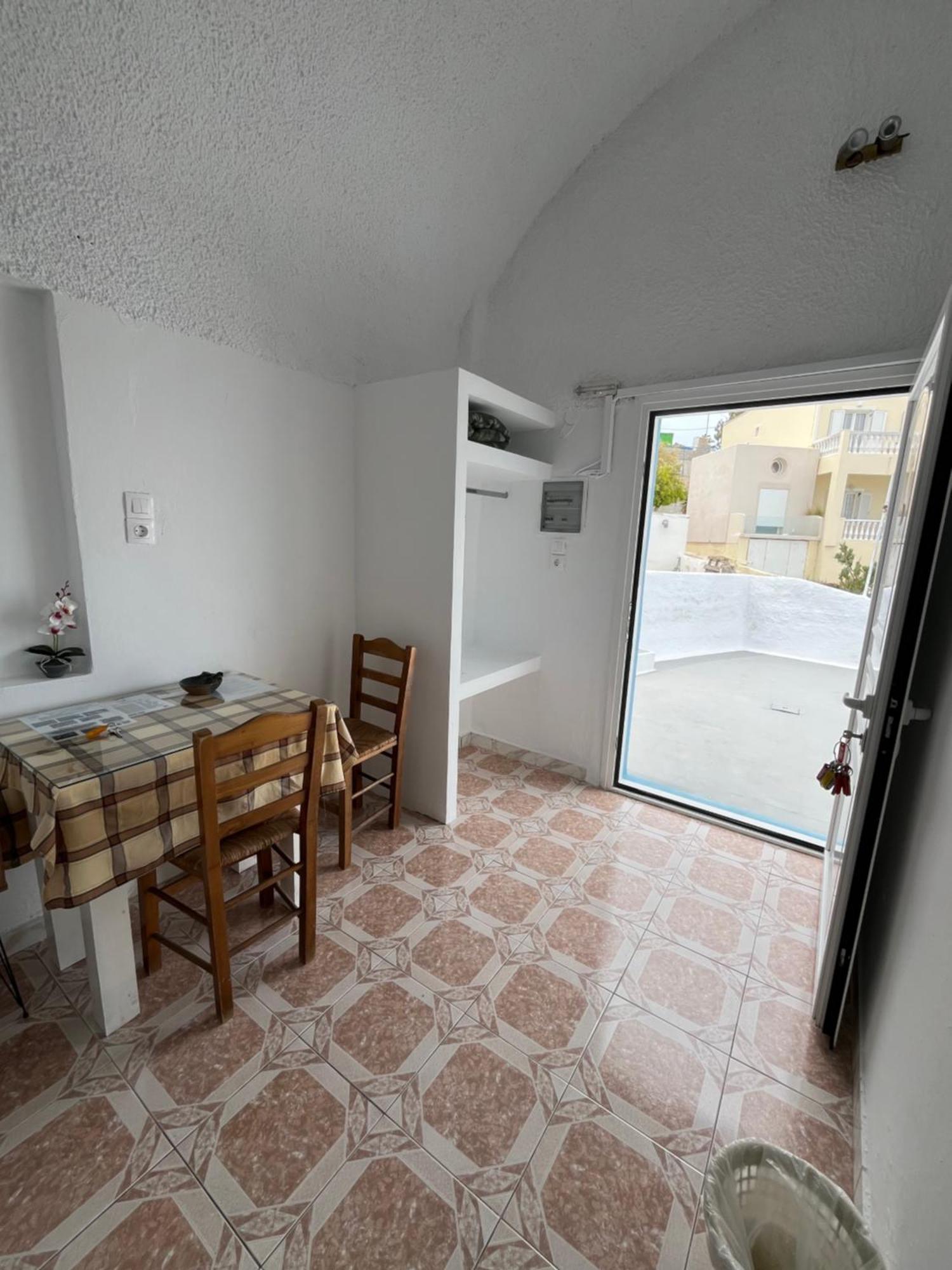Stella Nomikou Apartments Firostefani Exteriör bild