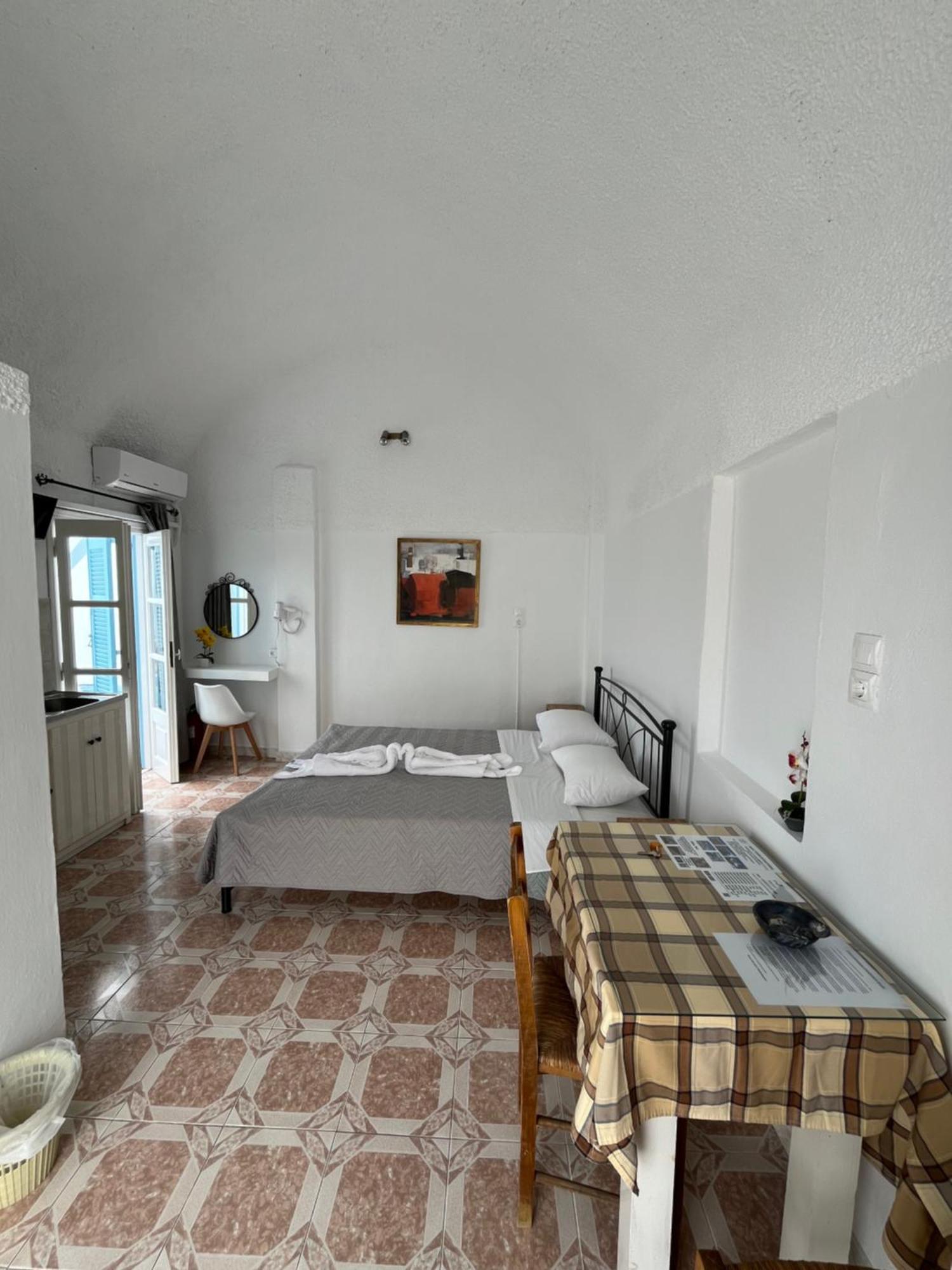 Stella Nomikou Apartments Firostefani Exteriör bild